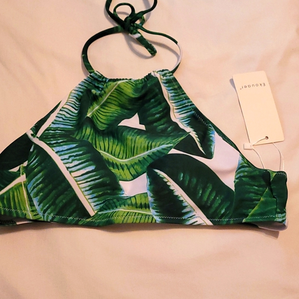New Ekouaer halter swim top size Medium
